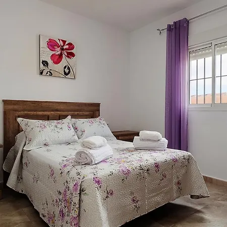 Rural House With Private Pool, New And Beautiful Garden